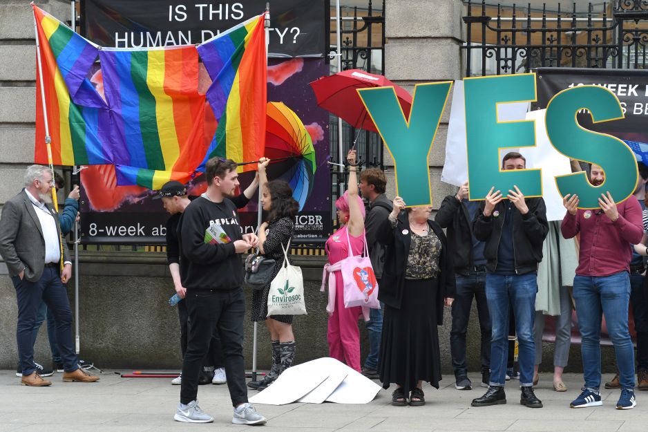 Larangan Aborsi Dihapus, Perempuan Irlandia